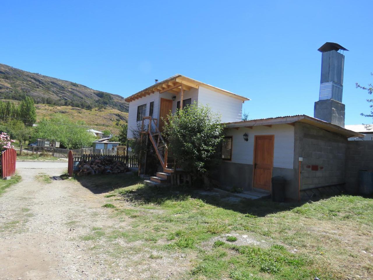 Hostal Y Cabanas Peumayen Puerto Guadal Exterior photo